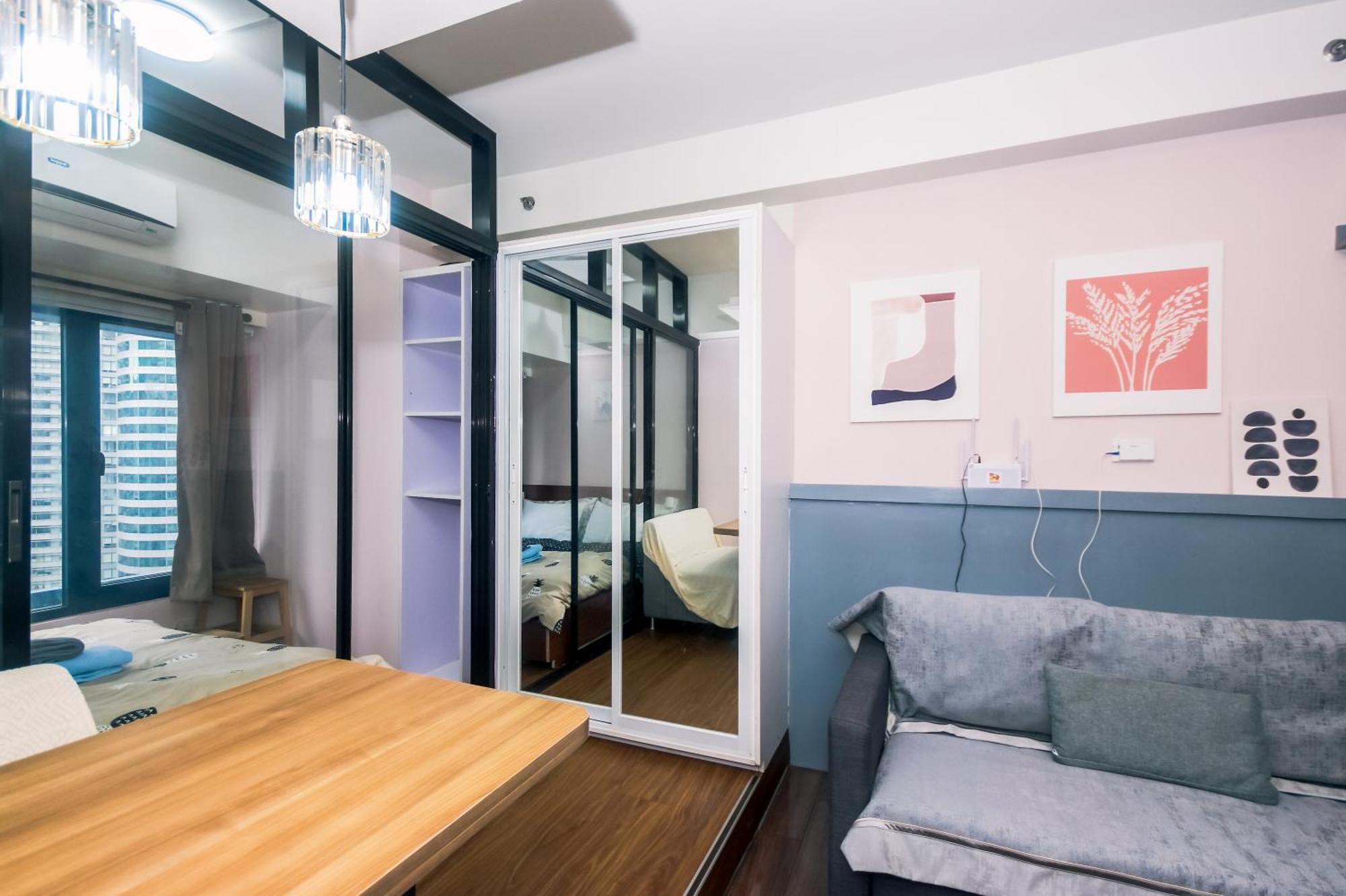 Traveler's Playground Makati Gym Swim 300 Mb Apartment *