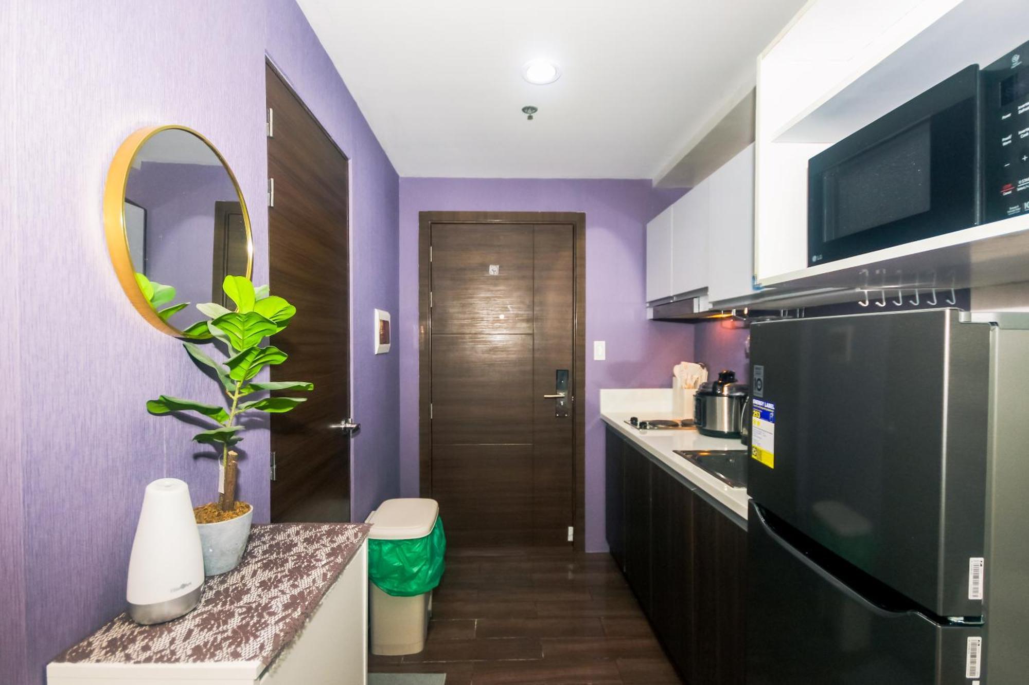 Apartment Traveler's Playground Makati Gym Swim 300 Mb *