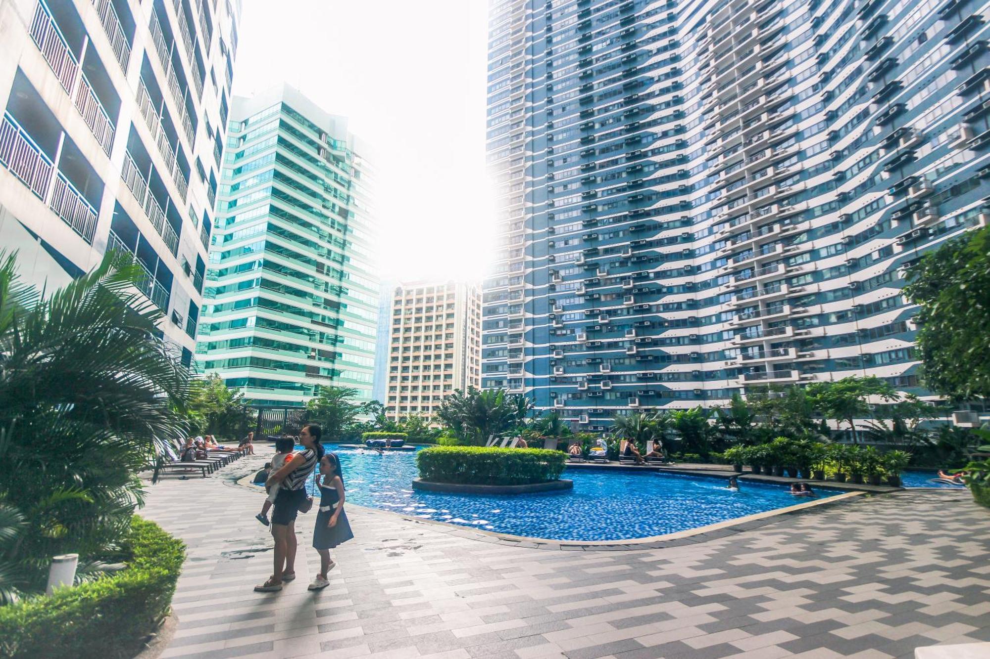 Traveler's Playground Makati Gym Swim 300 Mb Manila