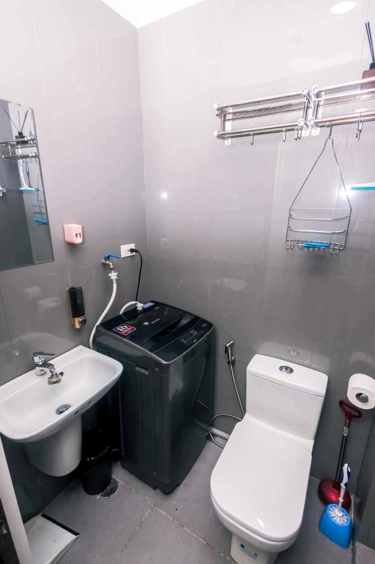Apartment Traveler's Playground Makati Gym Swim 300 Mb